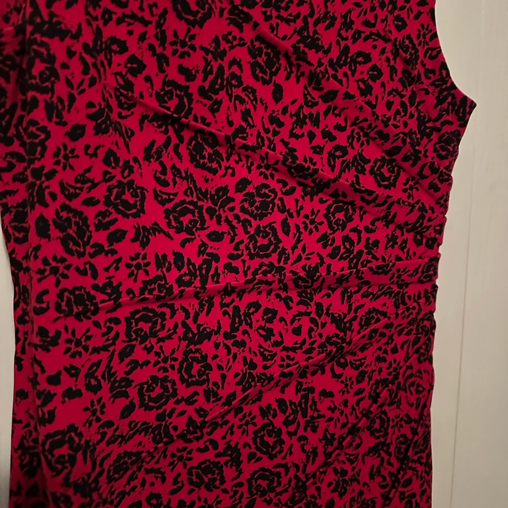 Chic Red and Black Patterned Dress - Picture 5 of 6